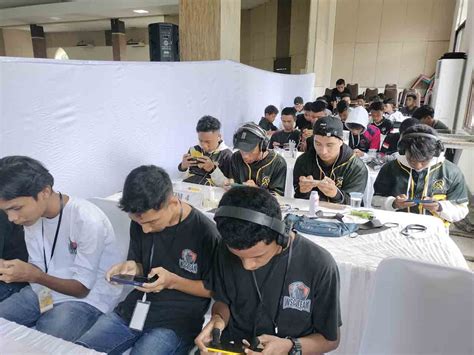 12 Tim Tampil Di Grand Final Esports Free Fire Piala Gubernur Maluku