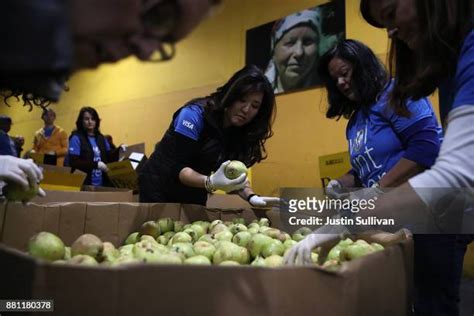 Sf Marin Food Bank Photos And Premium High Res Pictures Getty Images