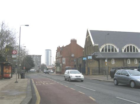 Garratt Lane Wandsworth © Stephen Craven Geograph Britain And Ireland