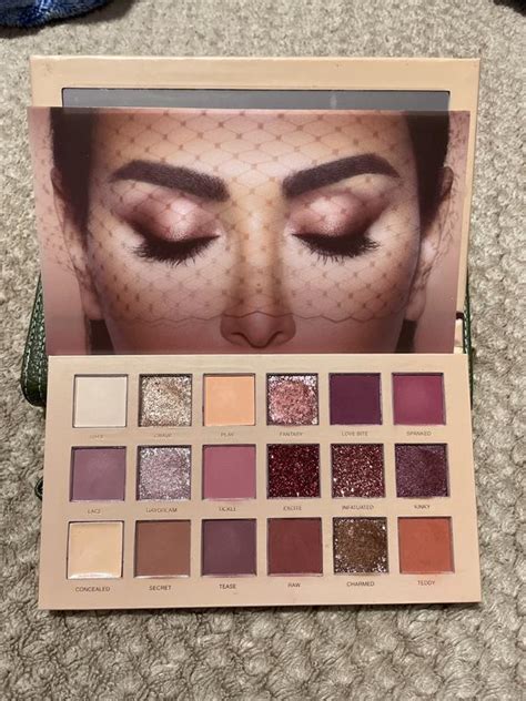 Палетка huda beauty new nude цена 1300 грн в каталоге Тени для век Купить товары для красоты и