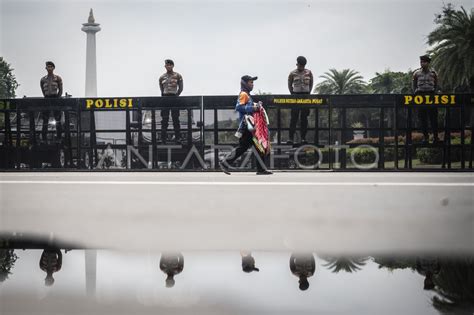 Pengamanan Peringatan Hari Buruh Internasional Di Jakarta Antara Foto