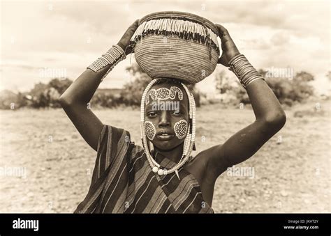 Nilotic people hi-res stock photography and images - Alamy