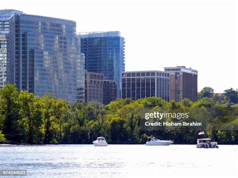 Arlington Virginia Skyline Photos and Premium High Res Pictures - Getty ...