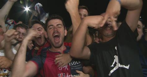 Cagliari In A Esplode La Festa Al Gol Di Pavoletti