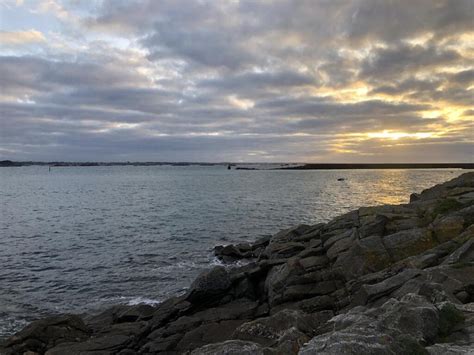 Ça serait la mort de lÎle de Batz ces parents se mobilisent