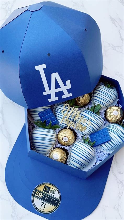 Hat Boxes With Chocolate Covered Strawberries For Fathers Day Chocolate Covered