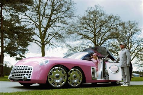 How Thunderbirds' Lady Penelope Went Indian