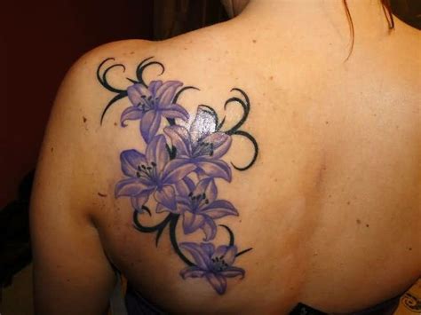 Lilien Tattoo 25 Eindrucksvolle Und Inspirierende Ideen Für Frauen