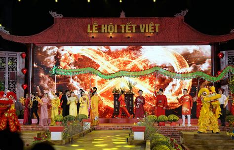 Coup d envoi de la Fête du Têt Viêt 2024 à Hô Chi Minh Ville