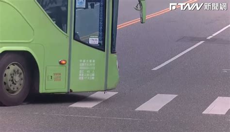 疑視線死角！花蓮老翁遭遊覽車撞搶救不治 行人地獄如常上演 Ftnn 新聞網