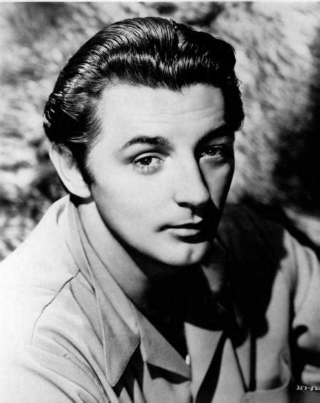 Robert Mitchum El ‘chico Malo Que Se Negó A Entrar En El Juego De