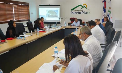 Presidente Consejo Administrativo Zona Franca Puerto Plata Presenta