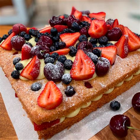 TORTA DE LIMÓN Y FRUTOS ROJOS Cocineros Argentinos