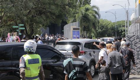 Libur Lebaran Ribuan Pengunjung Padati Museum Tsunami Aceh