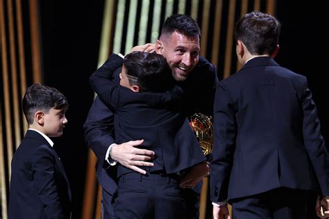 Messi Vence A Bola De Ouro Pela Oitava Vez 4