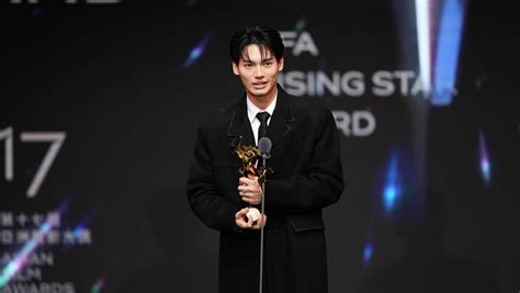 Asian Film Awards Win Metawin Winning Afa Rising Star Award Fan