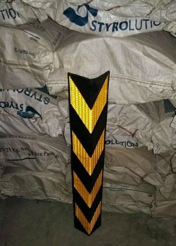 Black And Yellow Rubber Corner Guard Installation Service Size Mm