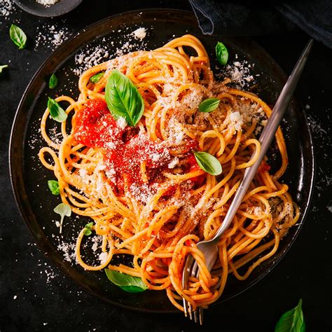 Espaguetis Con Salsa De Tomate