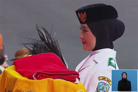 Biodata Ayumi Putri Sasaki Pembawa Baki Penurunan Bendera Profil Siswi