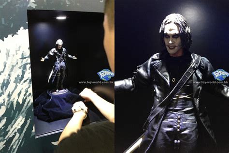 Hot Toys Booth Set Up Snaps For Ani Reveal New 1 6 Figures