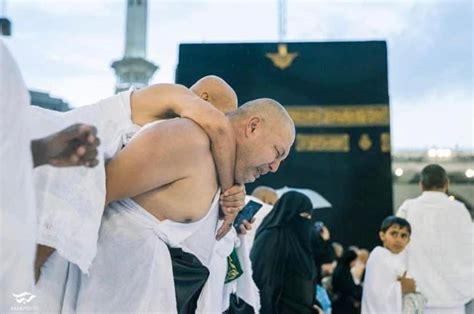 Yamaato on Twitter RT K Yass98 7 tours de la Kaaba avec sont père