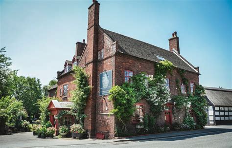 The Hundred House – The Great Inns of Britain