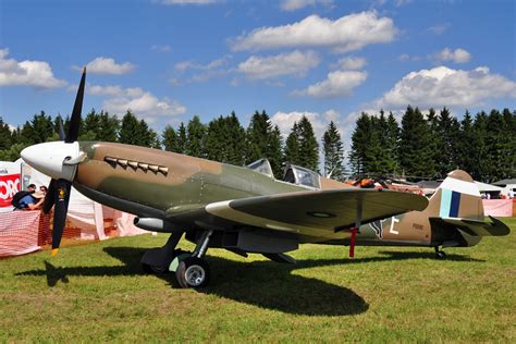 Supermarine Spitfire Mk Xix In Breitscheid 21082010 Flugzeug Bildde