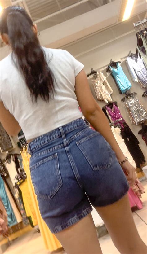 Shy Petite Latina Store Worker In Jeans Shorts W Nice Body Tight Jeans Forum