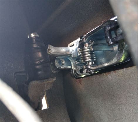 3. Замена дверной ручки задней левой двери — Volkswagen Passat B3, 1,8 ...