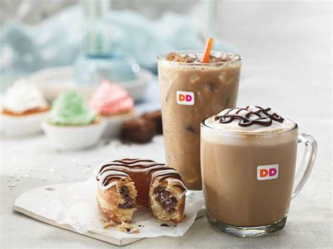 Dunkin Donuts Fudge Brownie Drink Is Deliciousness In A Cup