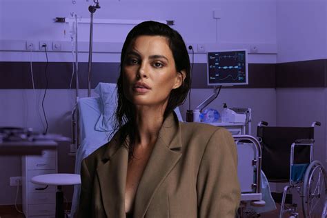 Catrinel Menghia S A Filmat Pe Patul De Spital Ce A P It Una Dintre