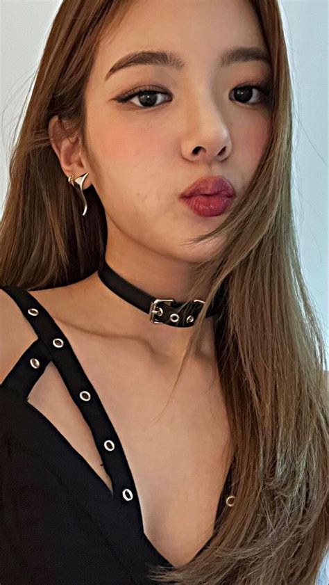 South Korean Girls Korean Girl Groups Lia Itzy Honey Kpop Fashion Skinny Moda