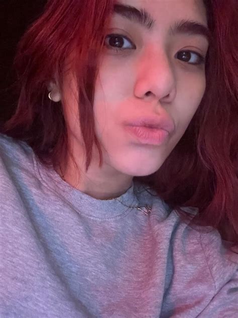 Mikha Lim Bare Face Pretty Brunette Red Hair