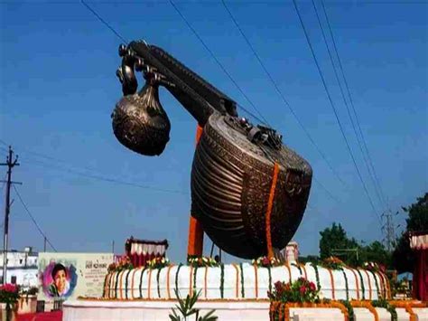 Lata Mangeshkar Chowk Of Ayodhya Illuminates Ahead Of Ram Temple ...