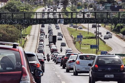 Passageiros Enfrentam Nibus Lotados Paradas Cheias E Atrasos Ap S