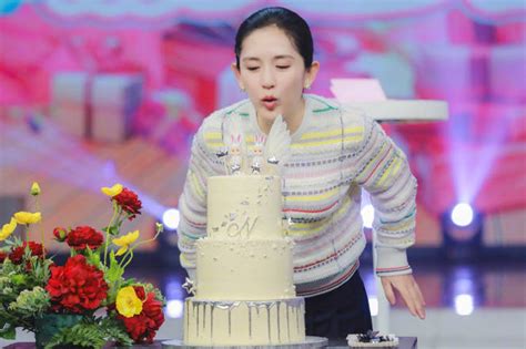 太阳女神谢娜迎来产后第一个生日 张杰深夜送上爱的祝福