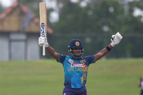 Chamari Athapaththu celebrates her century | ESPNcricinfo.com