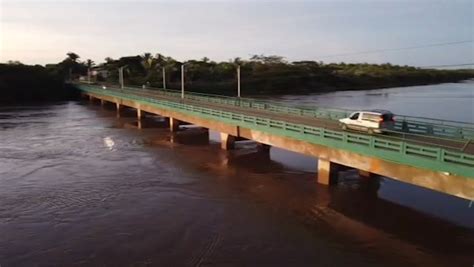 Rio Longá atinge cota de inundação em Esperantina rios em Barras e