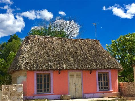 What are Mayan houses like? We show you inside and explain them