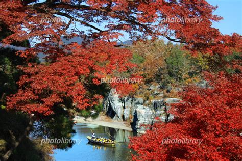 秩父長瀞の岩畳と舟下り 写真素材 7371102 フォトライブラリー Photolibrary