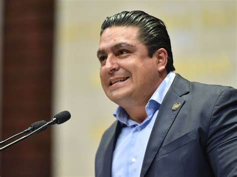 Exhiben A Diputado De Morena Por No Pagar La Luz