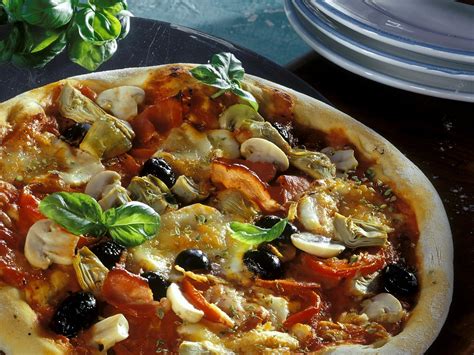 Pizza Capricciosa Rezept EAT SMARTER