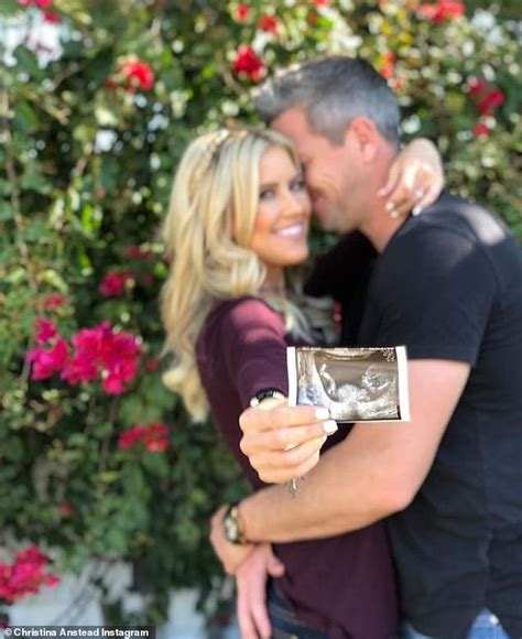 Christina Anstead Has Gender Reveal Party After Ex Tarek El Moussa Let