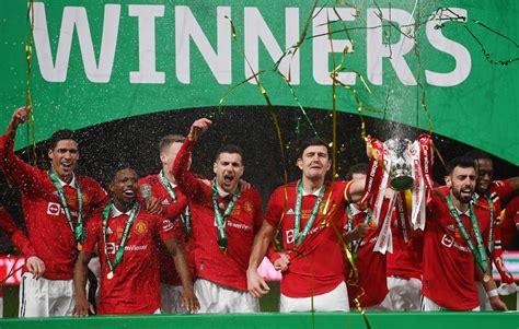 Puchar Ligi W Anglii Trofeum Dla Manchesteru United Nowy Dziennik