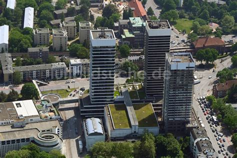 Hamburg von oben Hochhaus Ensemble Mundsburg im Ortsteil Barmbek Süd