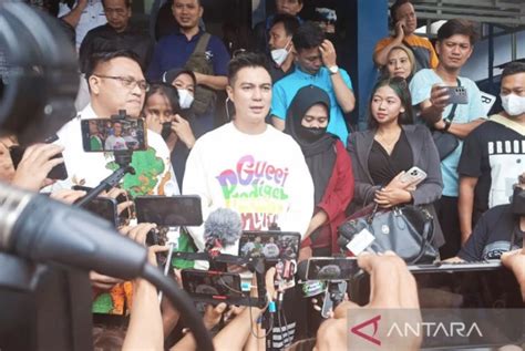 Baim Wong Pastikan Dimas Seto Bukan Selingkuhan Paula Verhoeven Genpi Co