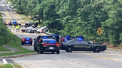 Multi Car Pileup Shuts Down Cobb County Road Youtube