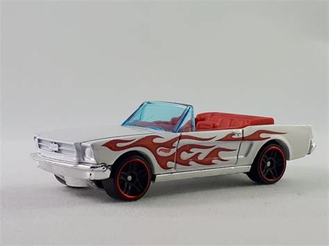 Hot Wheels 65 Ford Mustang Convertible