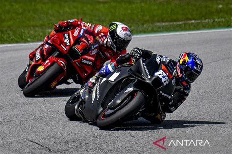 Aksi Pembalap Motogp Saat Tes Pramusim Di Sepang Antara News