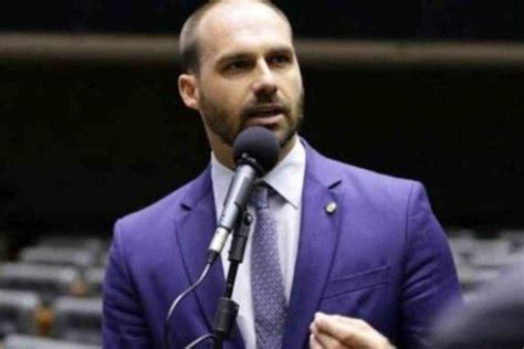 Gest O Tarc Sio Cobra D Vida De R Mil De Eduardo Bolsonaro Por N O